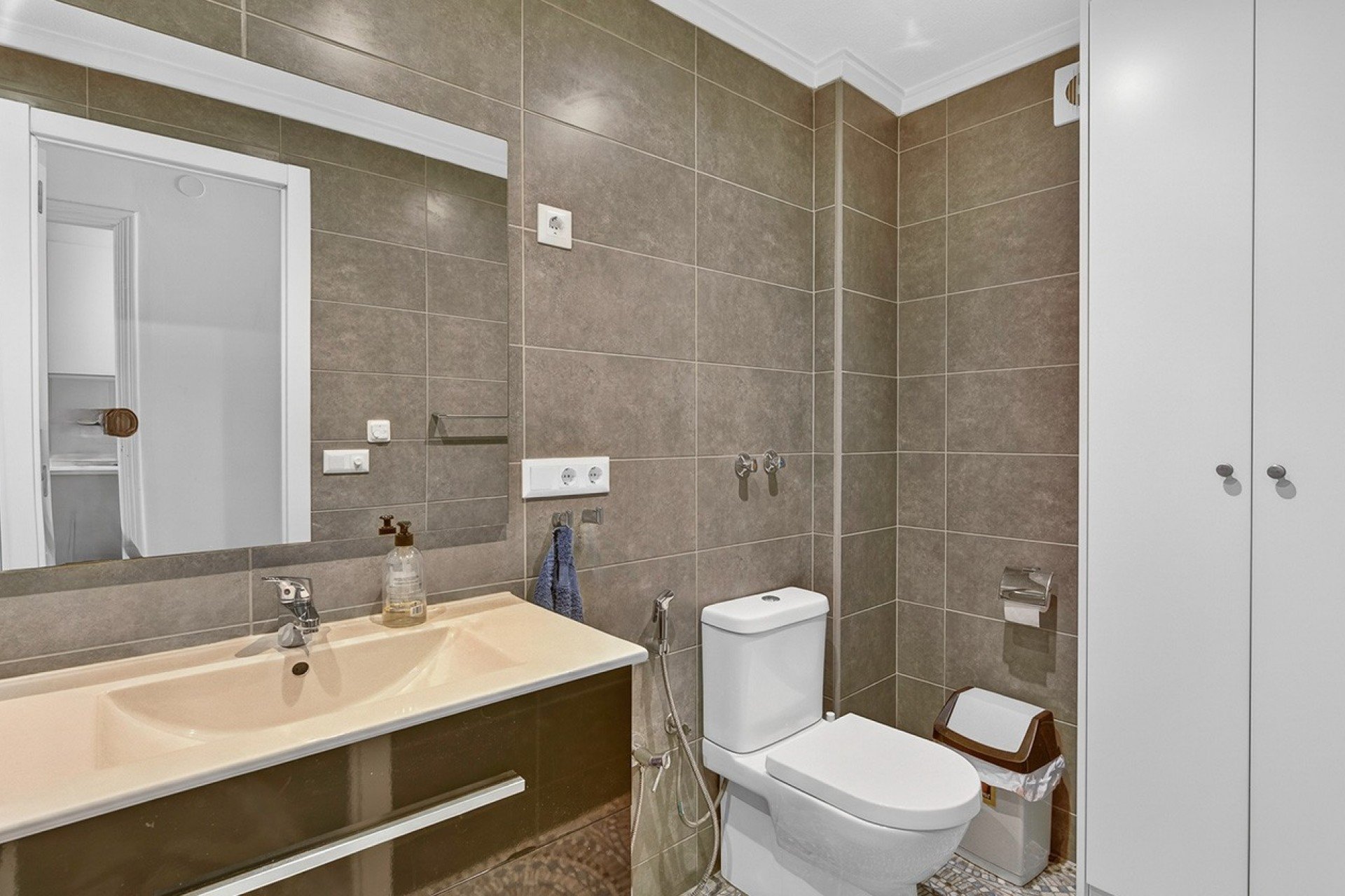 Apartment in Torrevieja, Alicante, Spain 4 bedrooms, 108 sq.m. No. 151787