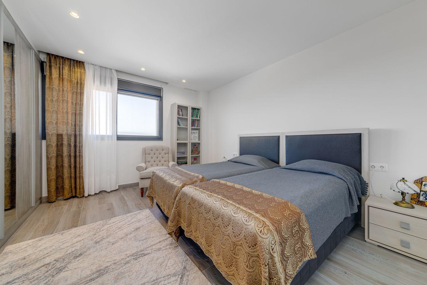 Villa i Los Balcones, Alicante, Spanien 3 sovrum, 461 kvm. Nr. 151793