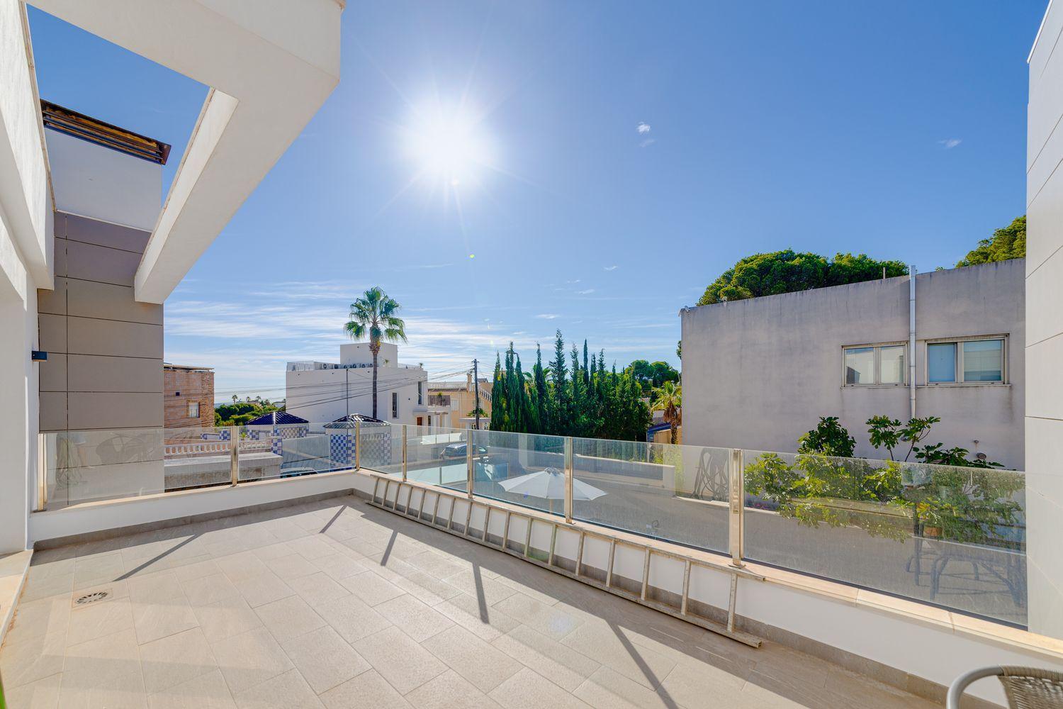 Villa i Los Balcones, Alicante, Spanien 3 sovrum, 461 kvm. Nr. 151793