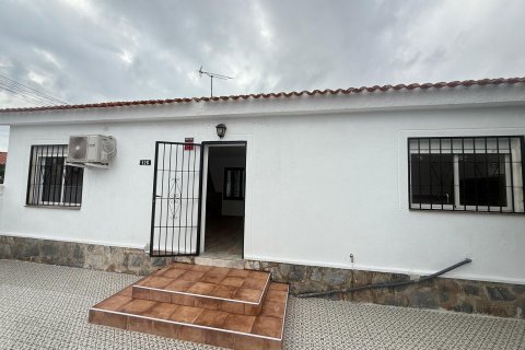 Apartamento en venta Torrevieja, Alicante, España 2 dormitorios, 90 m2 No. 139086 - foto 3