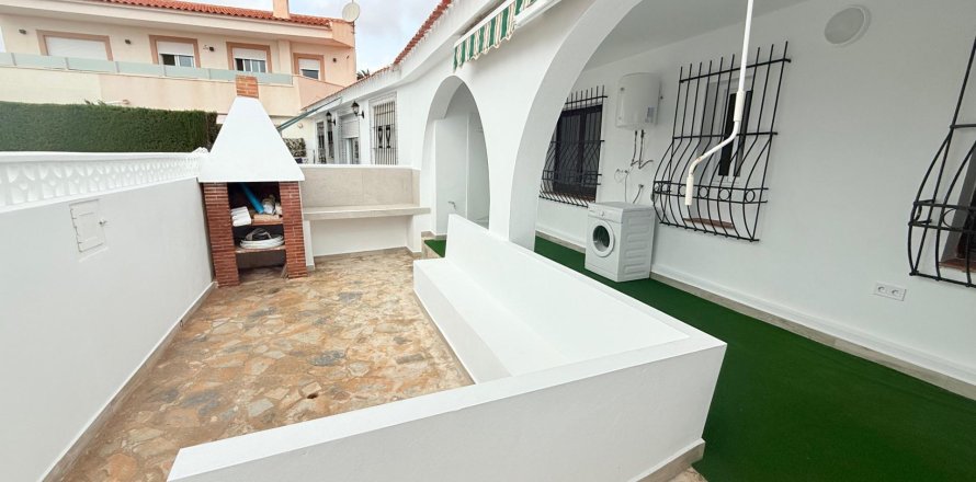 Apartamento Torrevieja, Alicante, España 2 dormitorios, 90 m2 No. 139086