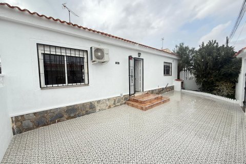 Apartamento en venta Torrevieja, Alicante, España 2 dormitorios, 90 m2 No. 139086 - foto 2