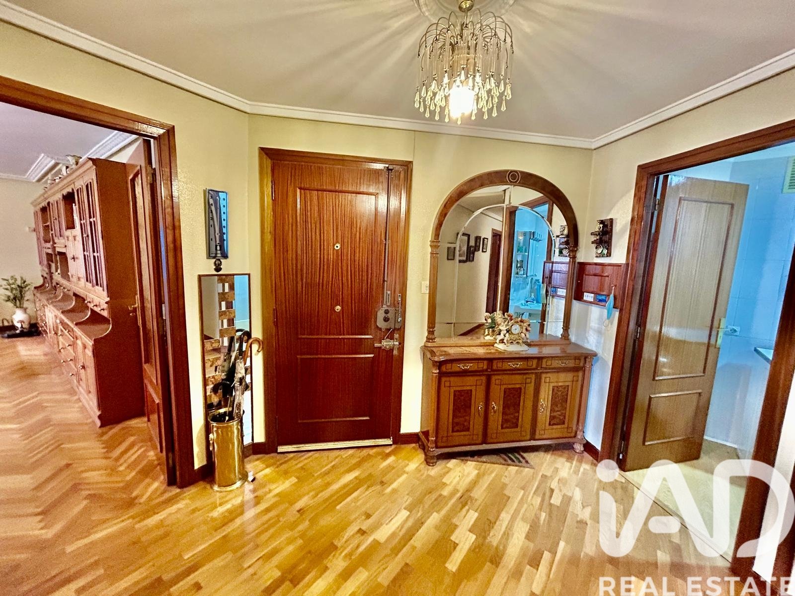 Huoneisto La Baneza, Leon, Espanja 4 makuuhuonetta, 147 m2 No. 195125