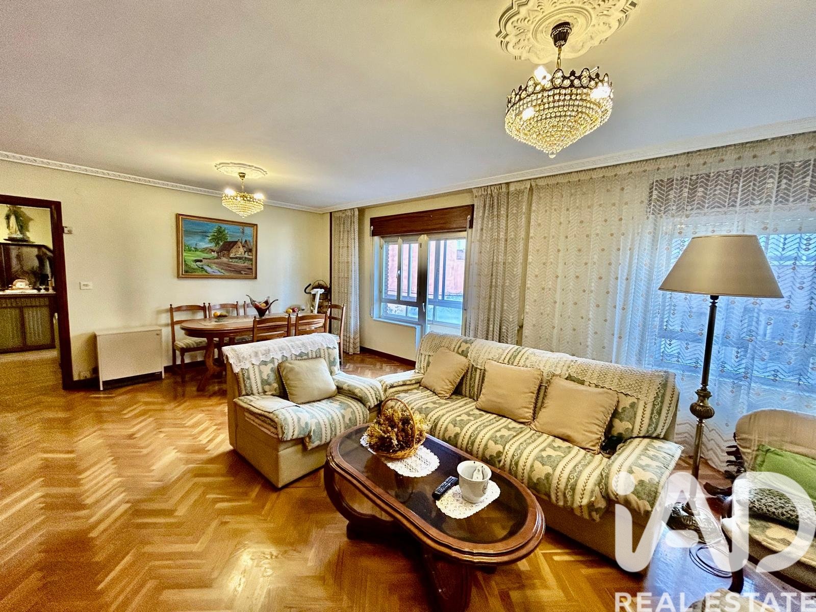 Huoneisto La Baneza, Leon, Espanja 4 makuuhuonetta, 147 m2 No. 195125