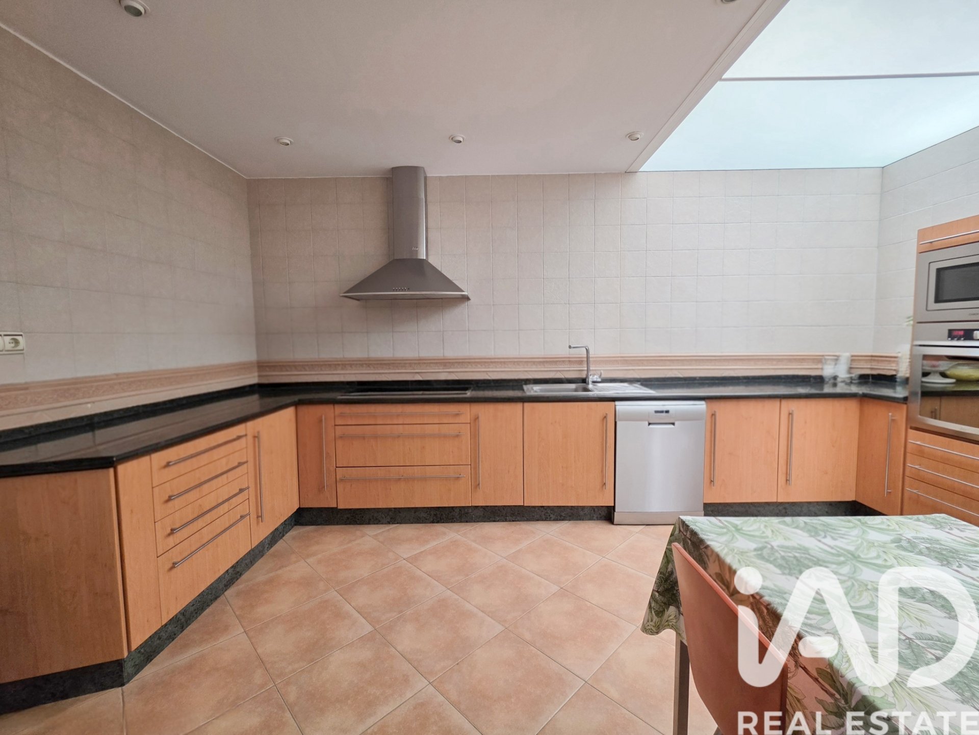 Сasa en Málaga, España 6 dormitorios, 271 m2 No. 195130