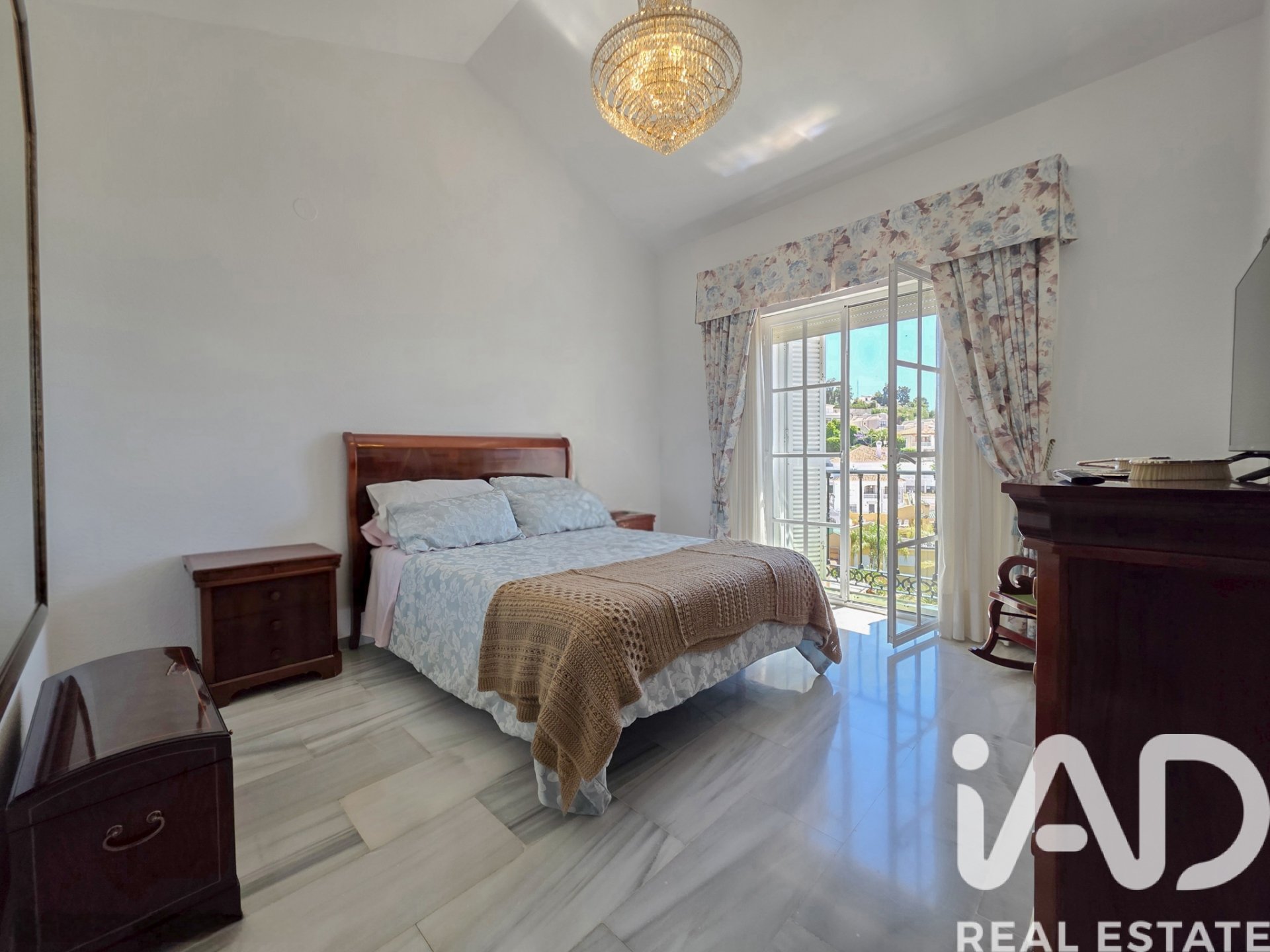Сasa en Málaga, España 6 dormitorios, 271 m2 No. 195130