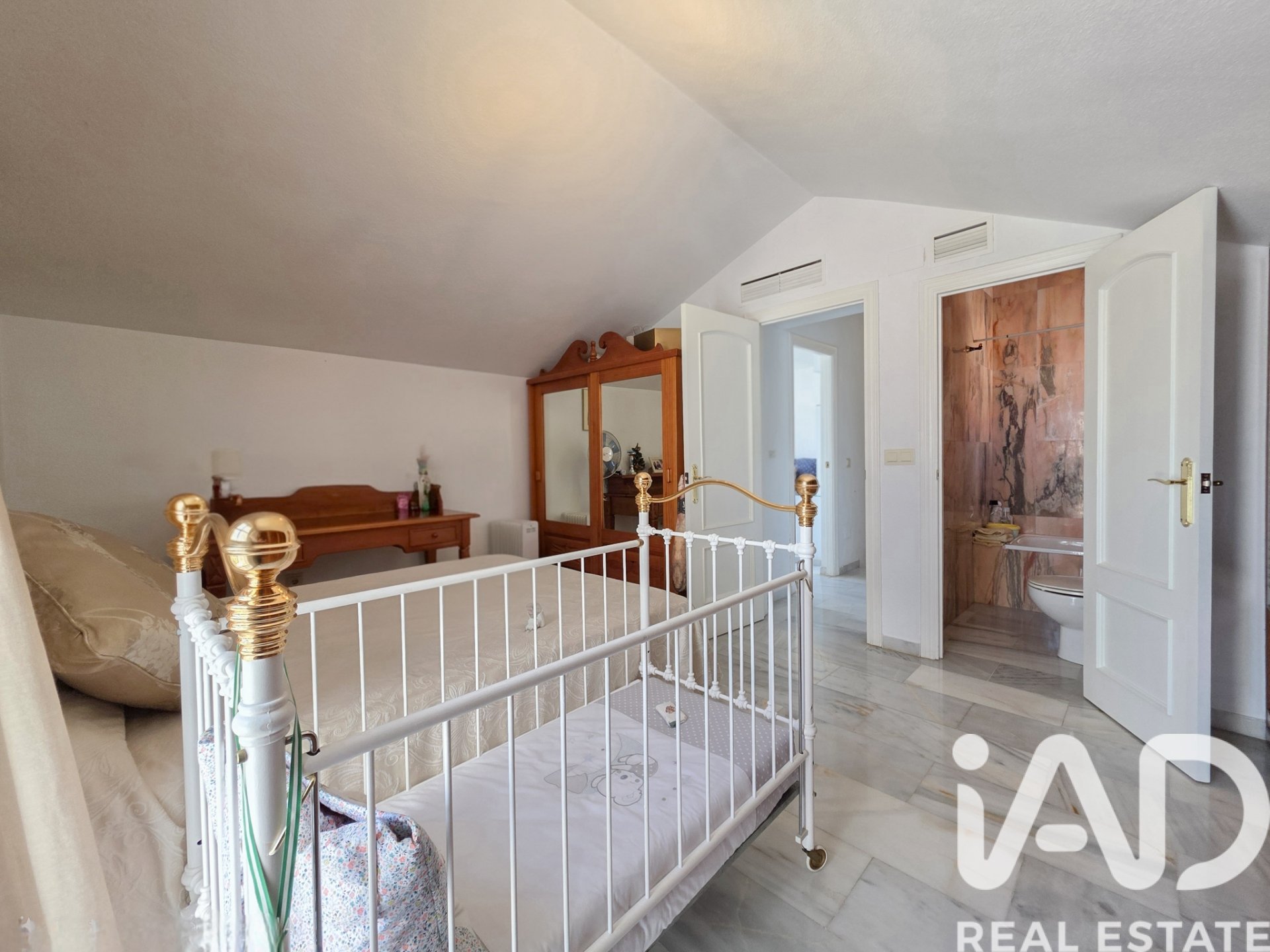 Сasa en Málaga, España 6 dormitorios, 271 m2 No. 195130