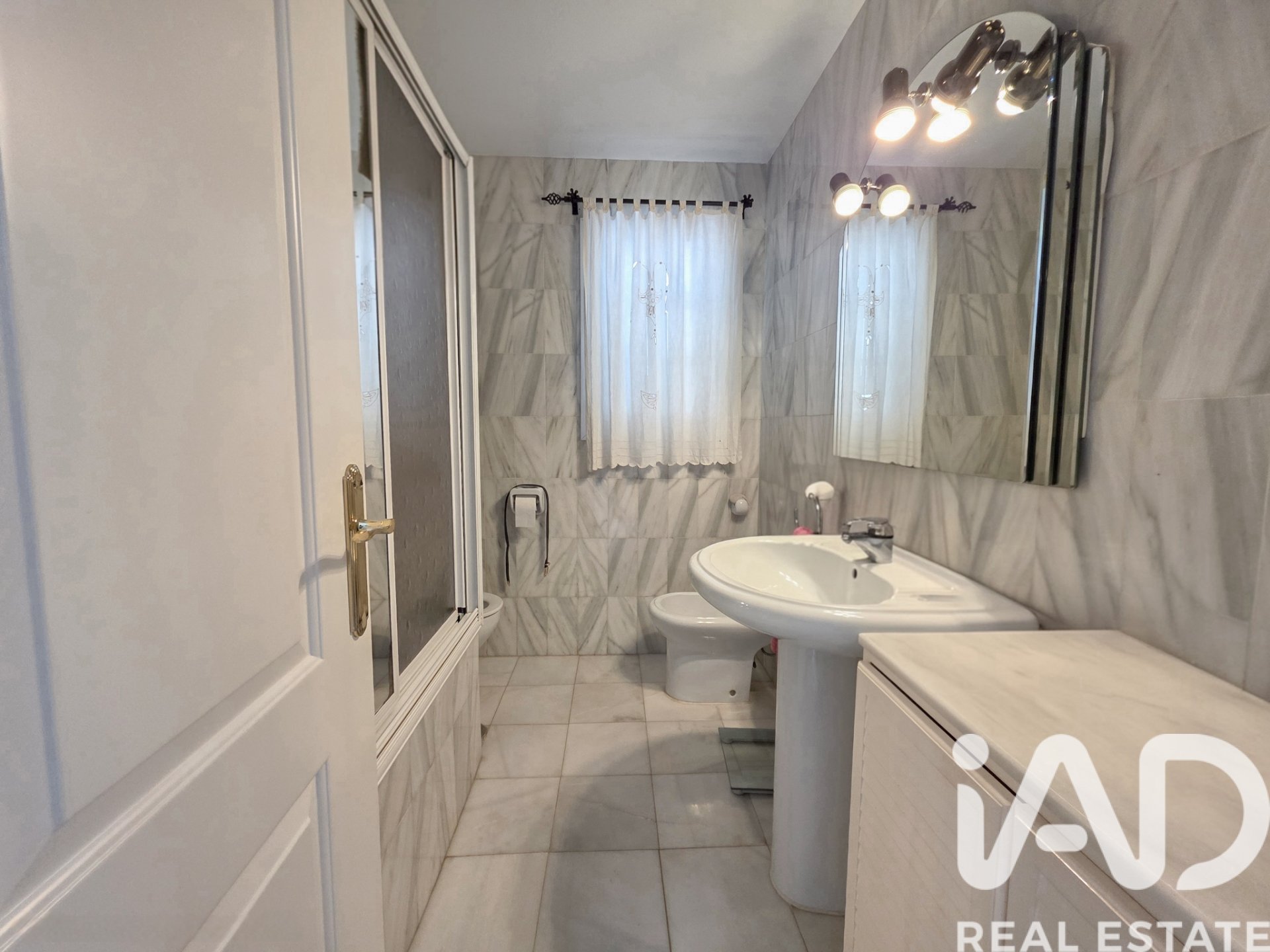 Сasa en Málaga, España 6 dormitorios, 271 m2 No. 195130