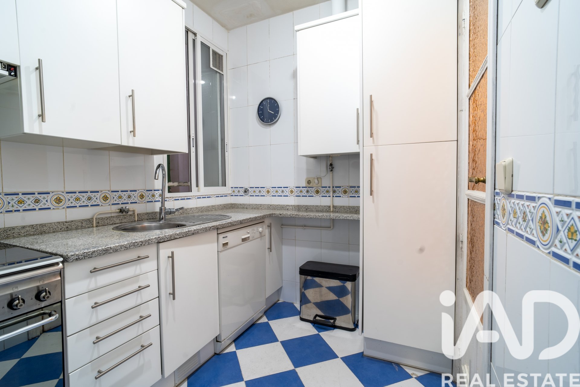 Apartament w Madrid, Hiszpania 4 sypialnie, 105 mkw. nr 195131