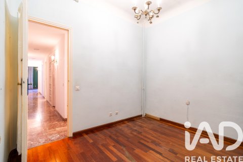 Продажа квартиры в Мадрид, Испания 4 спальни, 105м2 №195131 - фото 29