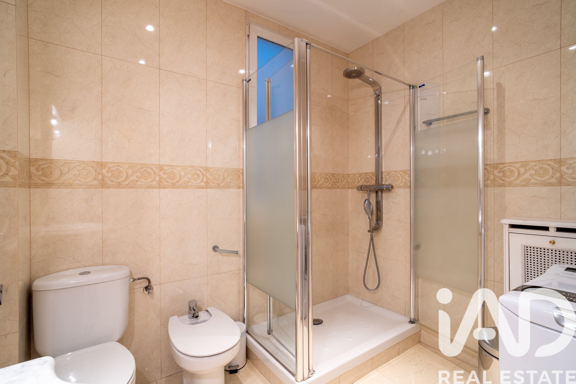 Apartament w Madrid, Hiszpania 4 sypialnie, 105 mkw. nr 195131