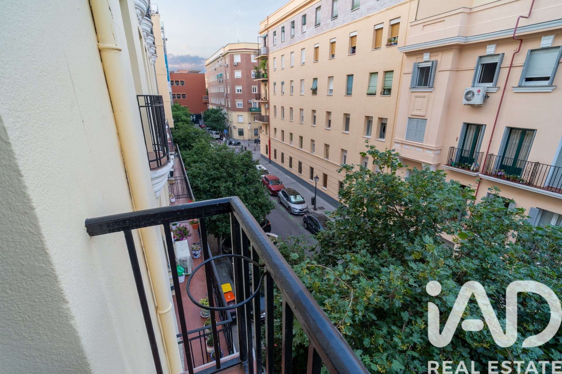 Apartament w Madrid, Hiszpania 4 sypialnie, 105 mkw. nr 195131