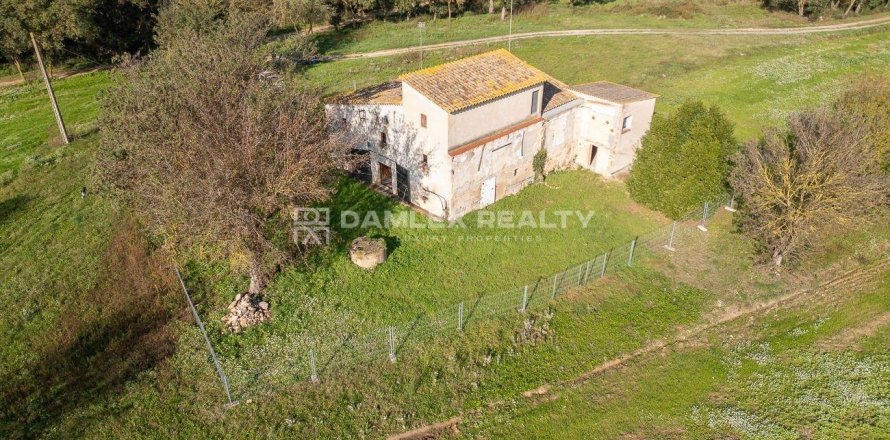 Linnat Girona, Espanja 9 makuuhuonetta, 500 m2 No. 177099