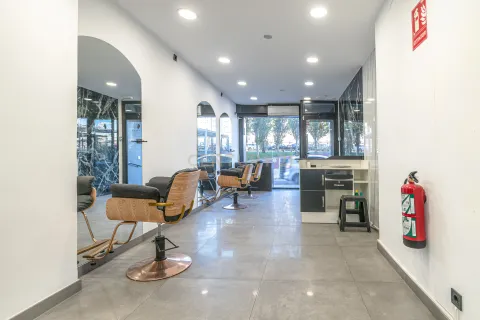 Retail store for sale in Barcelona, Spain 51 sq.m. No. 167005 - photo 6