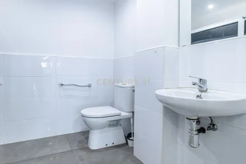 Retail store for sale in Barcelona, Spain 51 sq.m. No. 167005 - photo 9