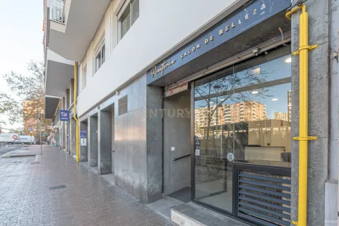 Retail store for sale in Barcelona, Spain 51 sq.m. No. 167005 - photo 3
