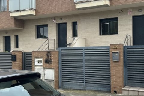Сasa en venta en Vilanova i la Geltrú, Barcelona, España 4 dormitorios, 174 m2 No. 167006 - foto 2