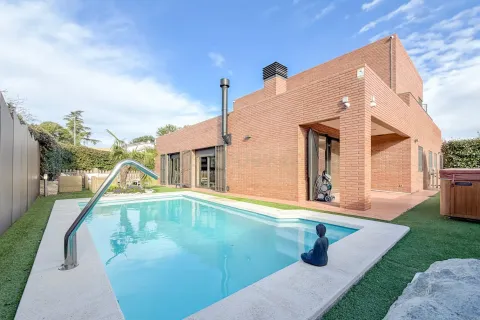 House à L'Ametlla Del Valles, Barcelona, Espagne 5 chambres, 251 m2 No. 167002