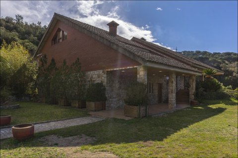 Talo myytävänä Sant Andreu de Llavaneres, Barcelona, Espanja, 5 makuuhuonetta,  No. 141324 - kuva 5