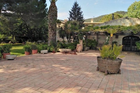 Hus till salu i Santa Cristina d'Aro, Girona, Spanien 9 sovrum, Nr. 141321 - foto 3