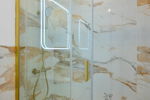 Apartamento en venta en Torrevieja, Alicante, España 2 dormitorios, 70 m2 No. 190472 - foto 29