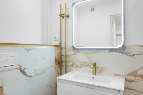 Apartamento en venta en Torrevieja, Alicante, España 2 dormitorios, 70 m2 No. 190472 - foto 28