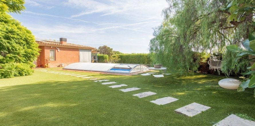 Дом в Сан-Висенс де Монтальт, Барселона, Испания 5 спален, №140781