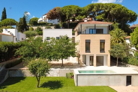 Сasa en venta en Arenys de Mar, Barcelona, España 4 dormitorios, No. 140780 - foto 1