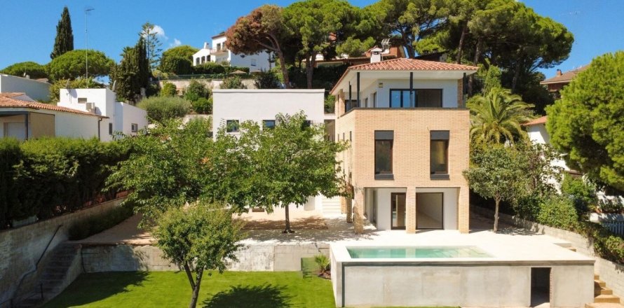 Сasa en Arenys de Mar, Barcelona, España 4 dormitorios, No. 140780