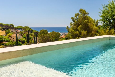 Сasa en venta en Arenys de Mar, Barcelona, España 4 dormitorios, No. 140780 - foto 5