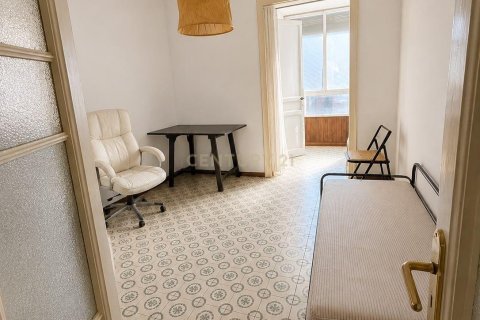 Apartment for sale in Barcelona, Spain 5 bedrooms, 131 sq.m. No. 191088 - photo 9