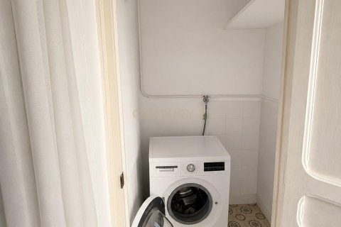 Apartment for sale in Barcelona, Spain 5 bedrooms, 131 sq.m. No. 191088 - photo 12