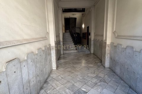 Apartment for sale in Barcelona, Spain 5 bedrooms, 131 sq.m. No. 191088 - photo 3