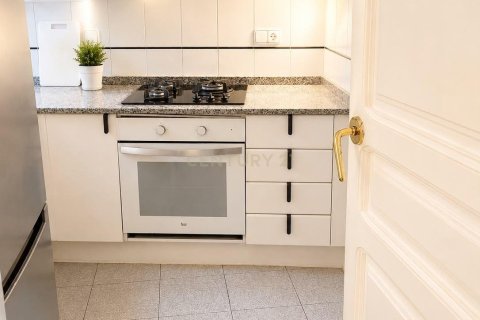 Apartment for sale in Barcelona, Spain 5 bedrooms, 131 sq.m. No. 191088 - photo 11