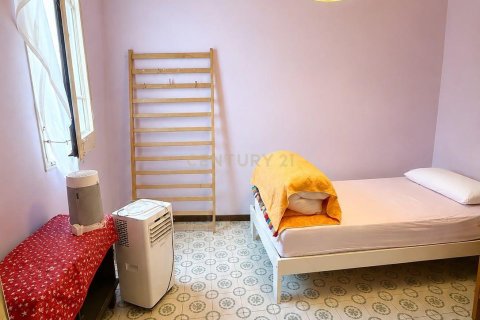 Apartment for sale in Barcelona, Spain 5 bedrooms, 131 sq.m. No. 191088 - photo 18