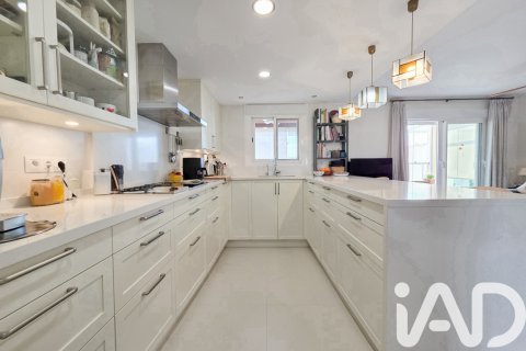 Penthouse w Rincon de la Victoria, Malaga, Hiszpania 4 sypialnie, 250 mkw. nr 172648 – zdjęcie 9