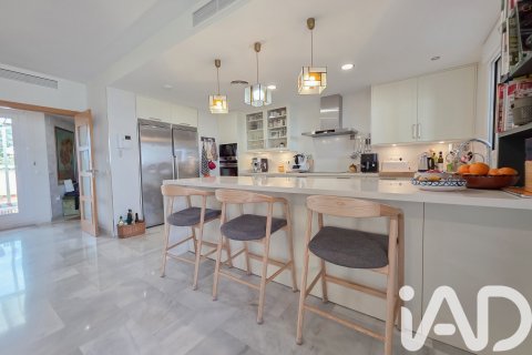 Penthouse w Rincon de la Victoria, Malaga, Hiszpania 4 sypialnie, 250 mkw. nr 172648 – zdjęcie 8