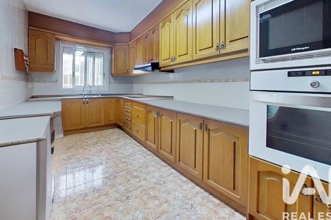 Apartament w Tarragona, Hiszpania 4 sypialnie, 312 mkw. nr 172643 – zdjęcie 11