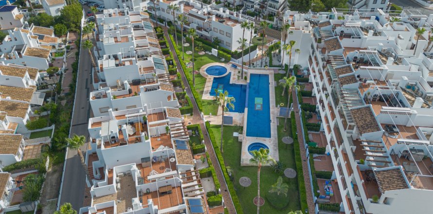 Квартира в Аликанте, Испания 2 спальни, 75м2 №149779