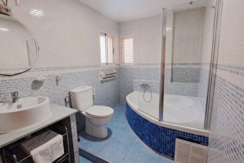 Apartment for sale in Alicante, Spain 3 bedrooms, 92 sq.m. No. 183469 - photo 13