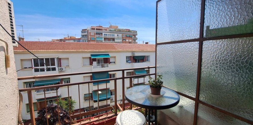 Apartment in Alicante, Spain 3 bedrooms, 92 sq.m. No. 183469
