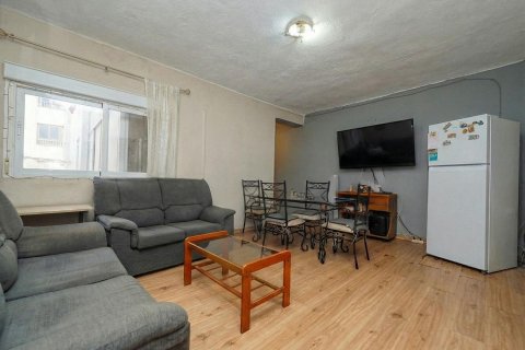 Apartment for sale in Alicante, Spain 3 bedrooms, 63 sq.m. No. 183471 - photo 2
