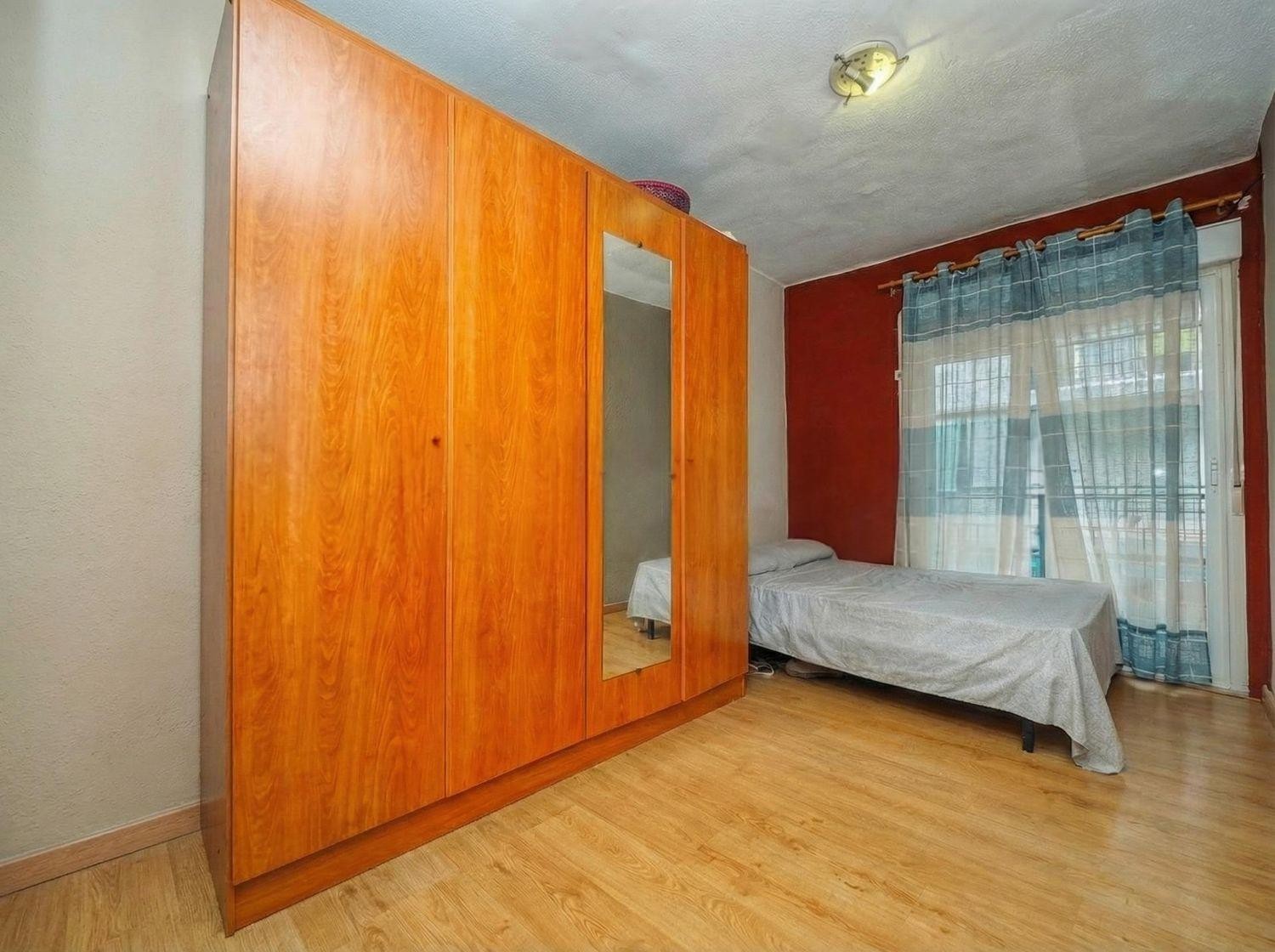 Apartment in Alicante, Spain 3 bedrooms, 63 sq.m. No. 183471