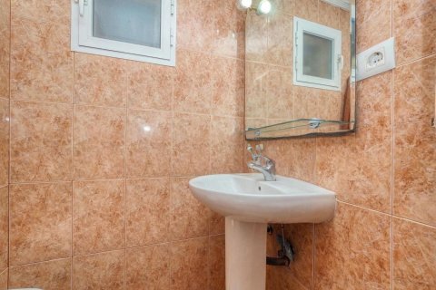 Apartment for sale in Alicante, Spain 3 bedrooms, 63 sq.m. No. 183471 - photo 26