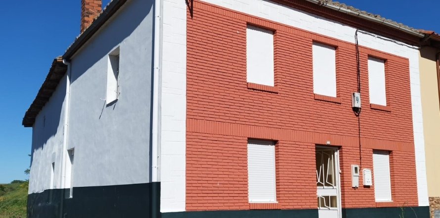 Huvila Pajares De Los Oteros, Leon, Espanja 2 makuuhuonetta, 260 m2 No. 187793