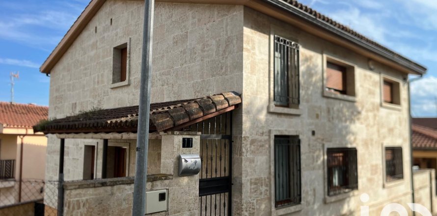 Māja Ciudad Rodrigo, Salamanca, Spānijā 4 istabas, 422 m2 Nr. 153453
