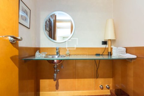Villa till salu i Esplugues de Llobregat, Barcelona, Spanien 8 sovrum, 826 kvm. Nr. 150918 - foto 15
