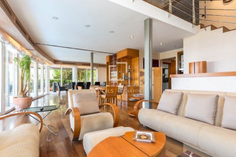 Villa till salu i Esplugues de Llobregat, Barcelona, Spanien 8 sovrum, 826 kvm. Nr. 150918 - foto 2