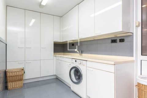 Villa till salu i Esplugues de Llobregat, Barcelona, Spanien 8 sovrum, 826 kvm. Nr. 150918 - foto 17