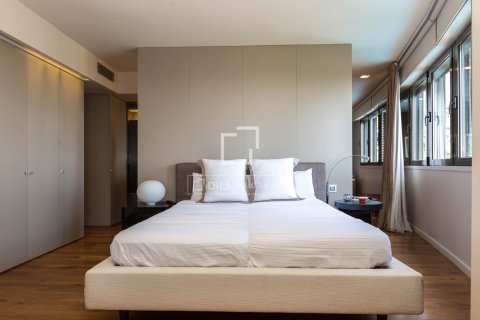 Villa till salu i Esplugues de Llobregat, Barcelona, Spanien 8 sovrum, 826 kvm. Nr. 150918 - foto 25